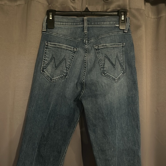 MOTHER jeans w/ slight tear below button fly closure. Tripper ankle fray,size 27 - Picture 3 of 6